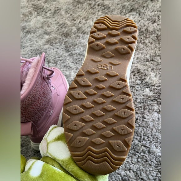UGG BOOTS - Picture 6 of 8
